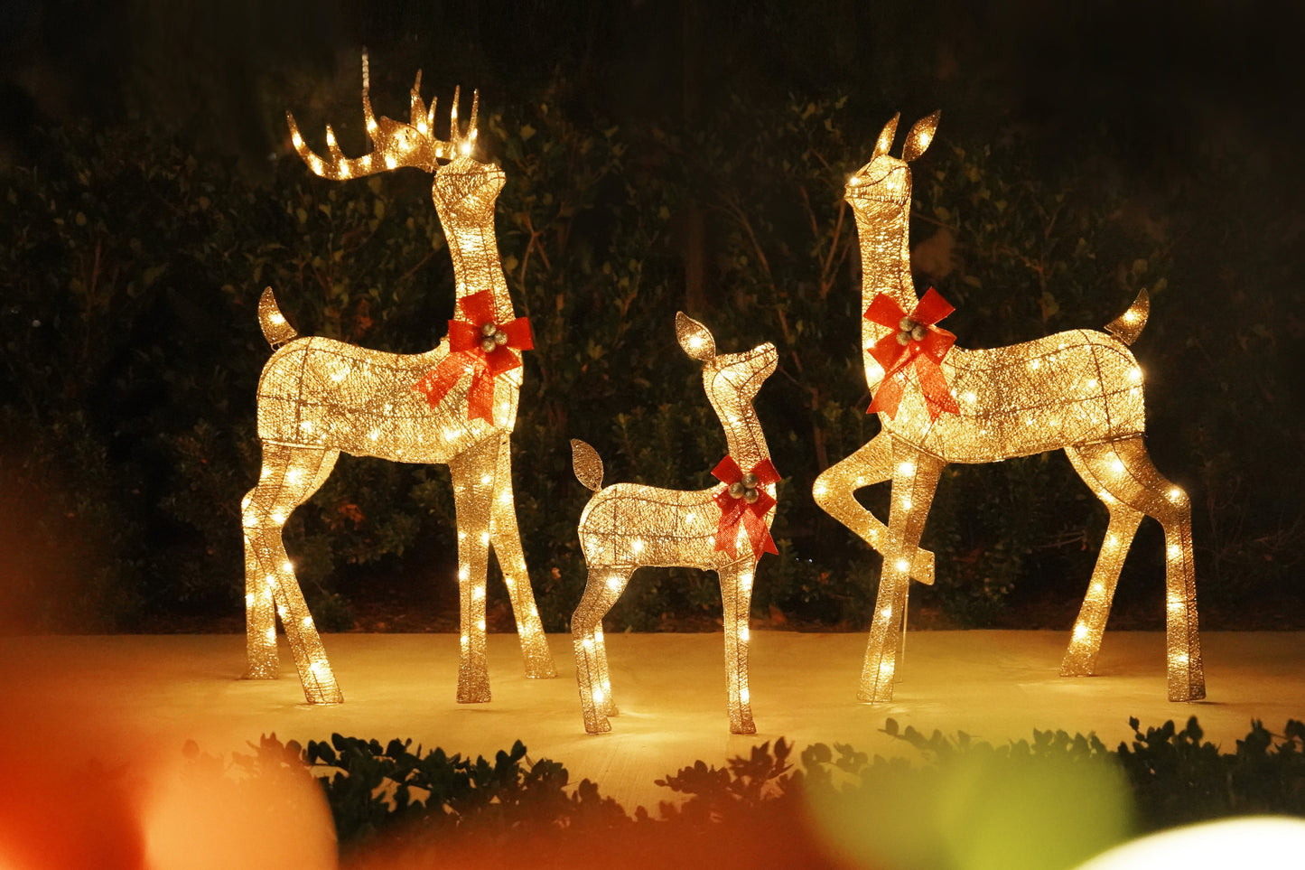 5Ft Large Lighted Outdoor Christmas Deer Set with LED Lights Weather-Resistant Reindeer